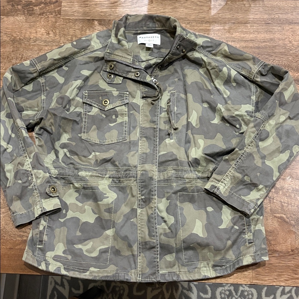 Marrakech Camo Jacket. Medium. Utility jacket. Light weight. Cinched waist